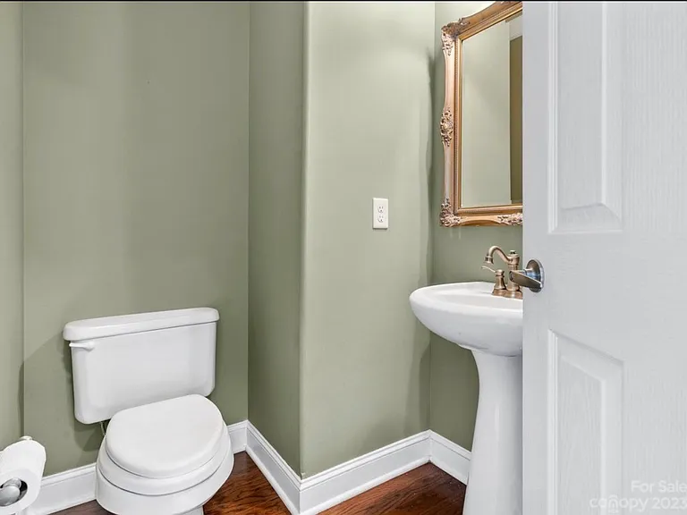 9925 Shellview Ln — Photo 5