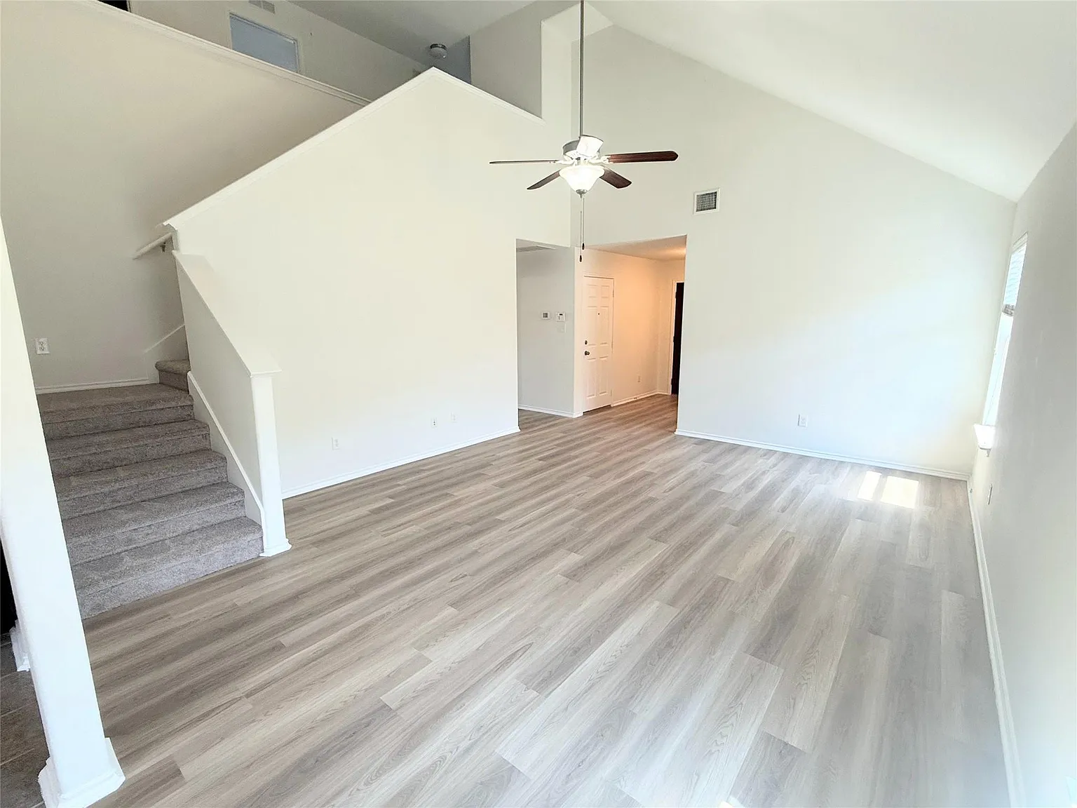 4 bed, 2.5 bath, 2285 sqft, $2,100 — Photo 4