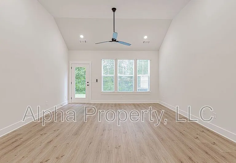 1554 Shallons Ct — Photo 13
