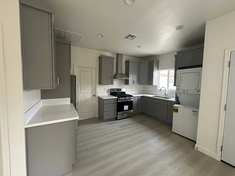 13935 Rosita Pl — Photo 2