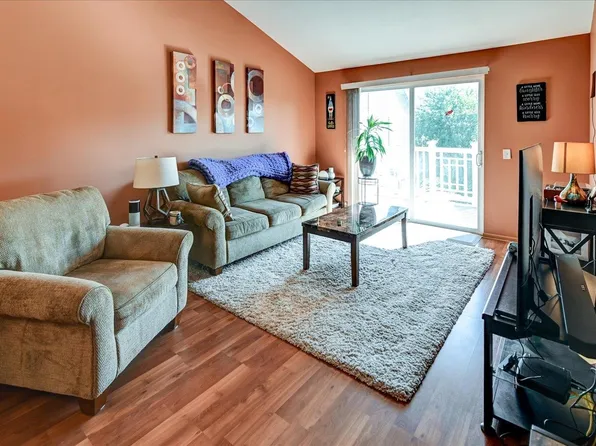702 Herndon Dr APT 201, Madison, WI 53718