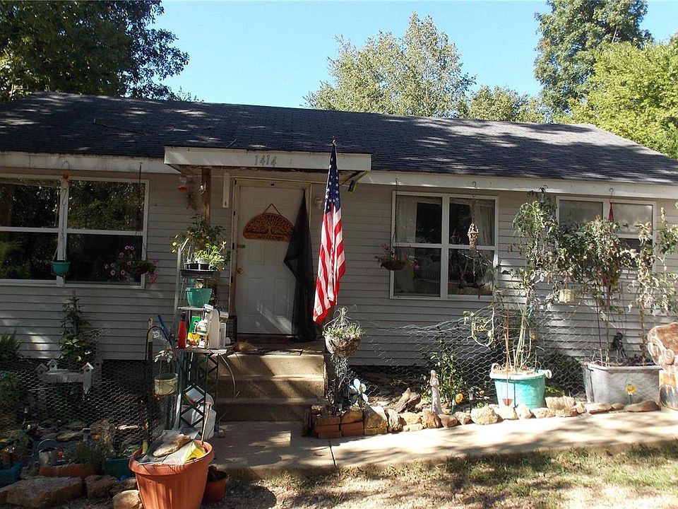 1st image of 1414 Oak Lane Dr