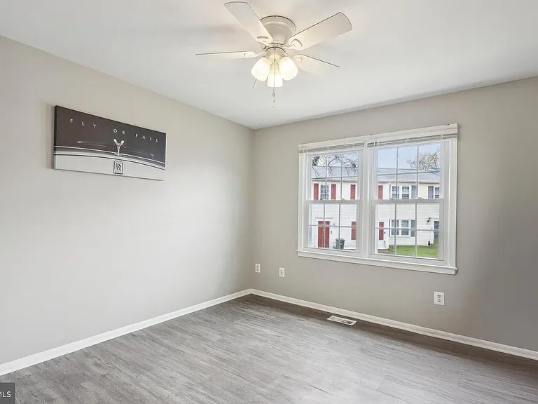 9490 Mooregate Ct — Photo 15