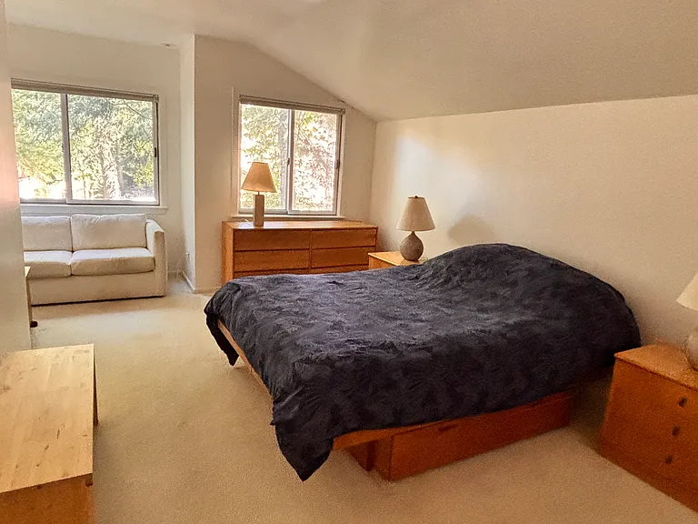 8 Bond St — Photo 9