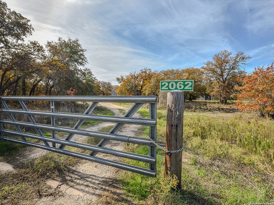 1st image of 2062 Deer Trail