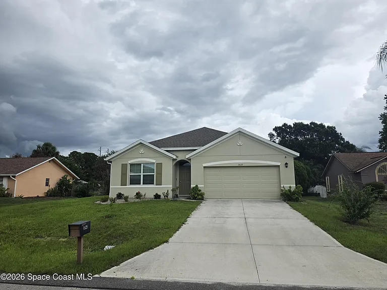 1625 Kanabec Ave NW — Photo 1