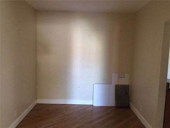 2nd image of 2572 NE 184th Ter