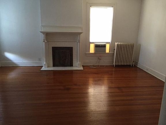 3rd image of 726 Westover Ave