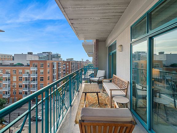 4th image of 920 W Madison St #7D