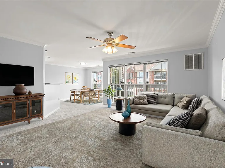 2504 Shelley Cir #4-2D — Photo 2