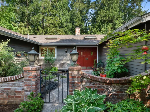 1260 Rockinghorse Ln, Lake Oswego, OR 97034