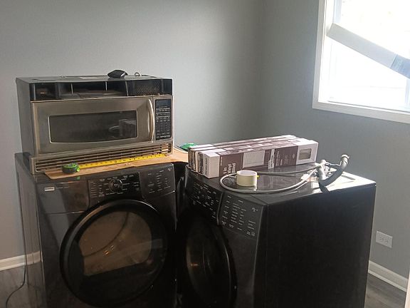 3rd image of 96 Lakeview Ave #2