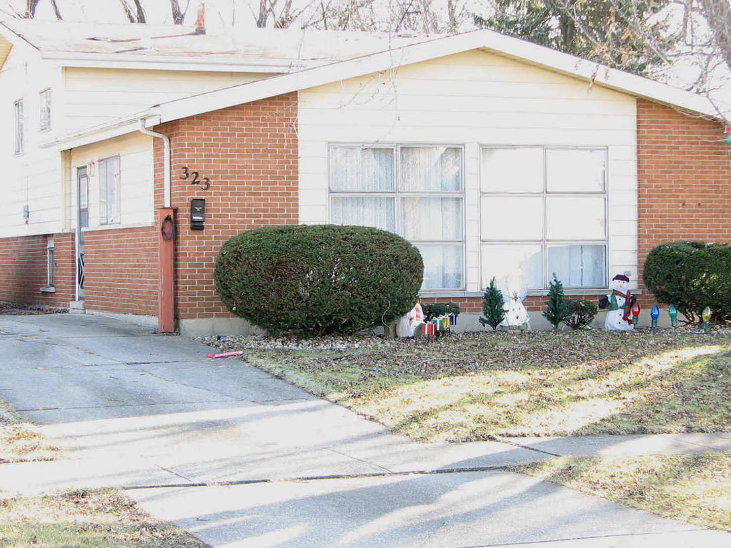 323 Indiana St photo 1