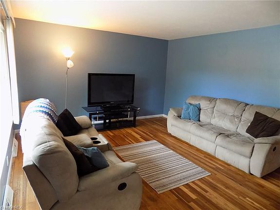2nd image of 24320 Rosita Ln