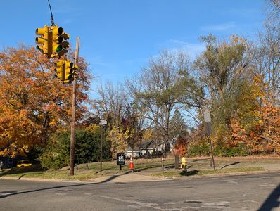 2 E Pike St, Pontiac, MI, 48342