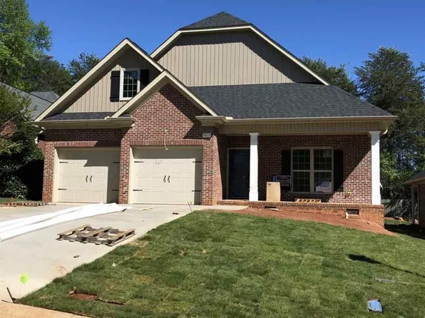 909 Lyday Ln, Inman, SC 29349