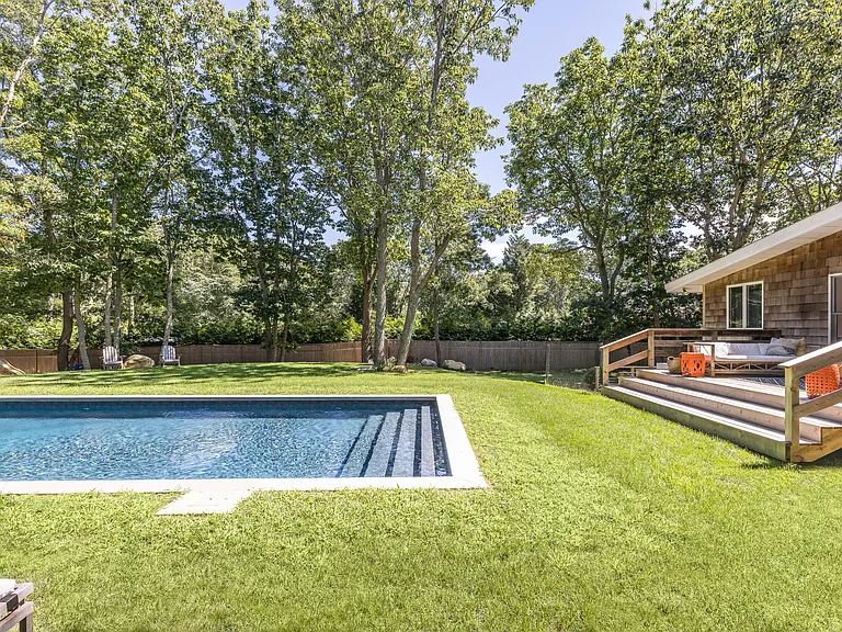 82 Springy Banks Rd — Photo 17