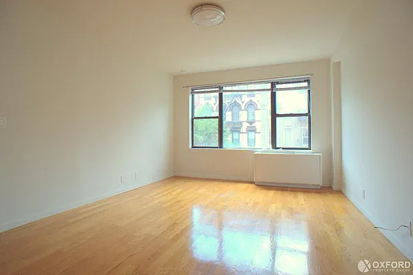 Rented by Oxford Property Group | media 14