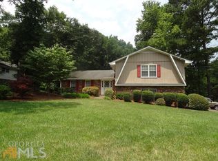 1210 Falstaff Dr, Roswell, GA
