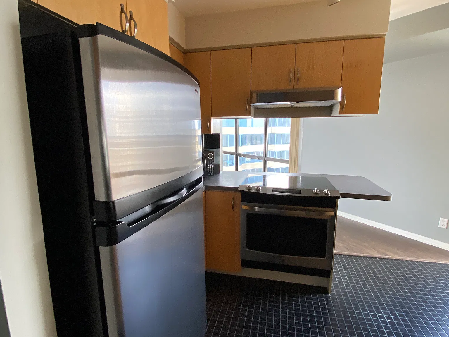 123 SW Jefferson Ave — Photo 2