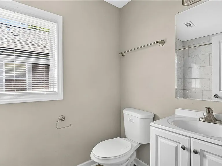 415 Spring Ct — Photo 10