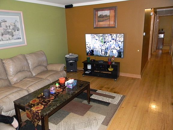 3rd image of 7741 Nashville Ave