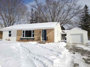 909 S Oak Ave, Marshfield, WI 54449
