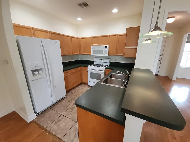 3625 Longfellow Rd — Photo 11