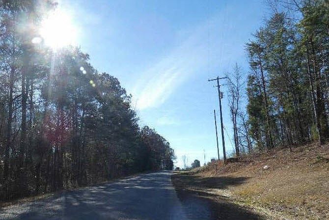 2nd image of 1415 County Road 61