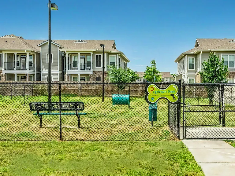 The Reserve at Country Club — Photo 15