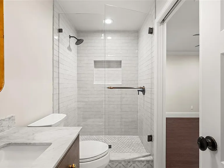 648 Fitzwalter Dr — Photo 18