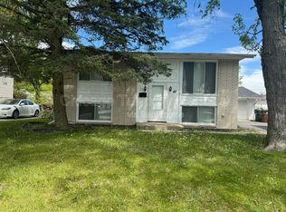 43 N Walnut Ln, Glenwood, IL 60425