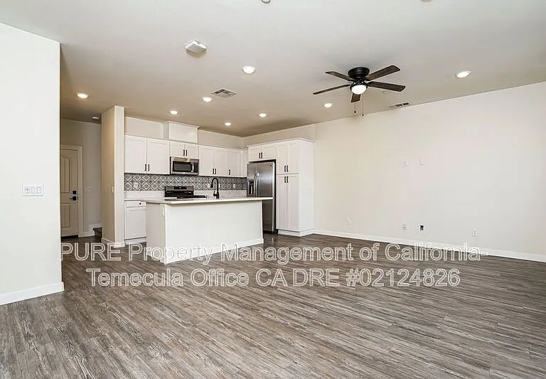30383 Town Square Dr — Photo 3