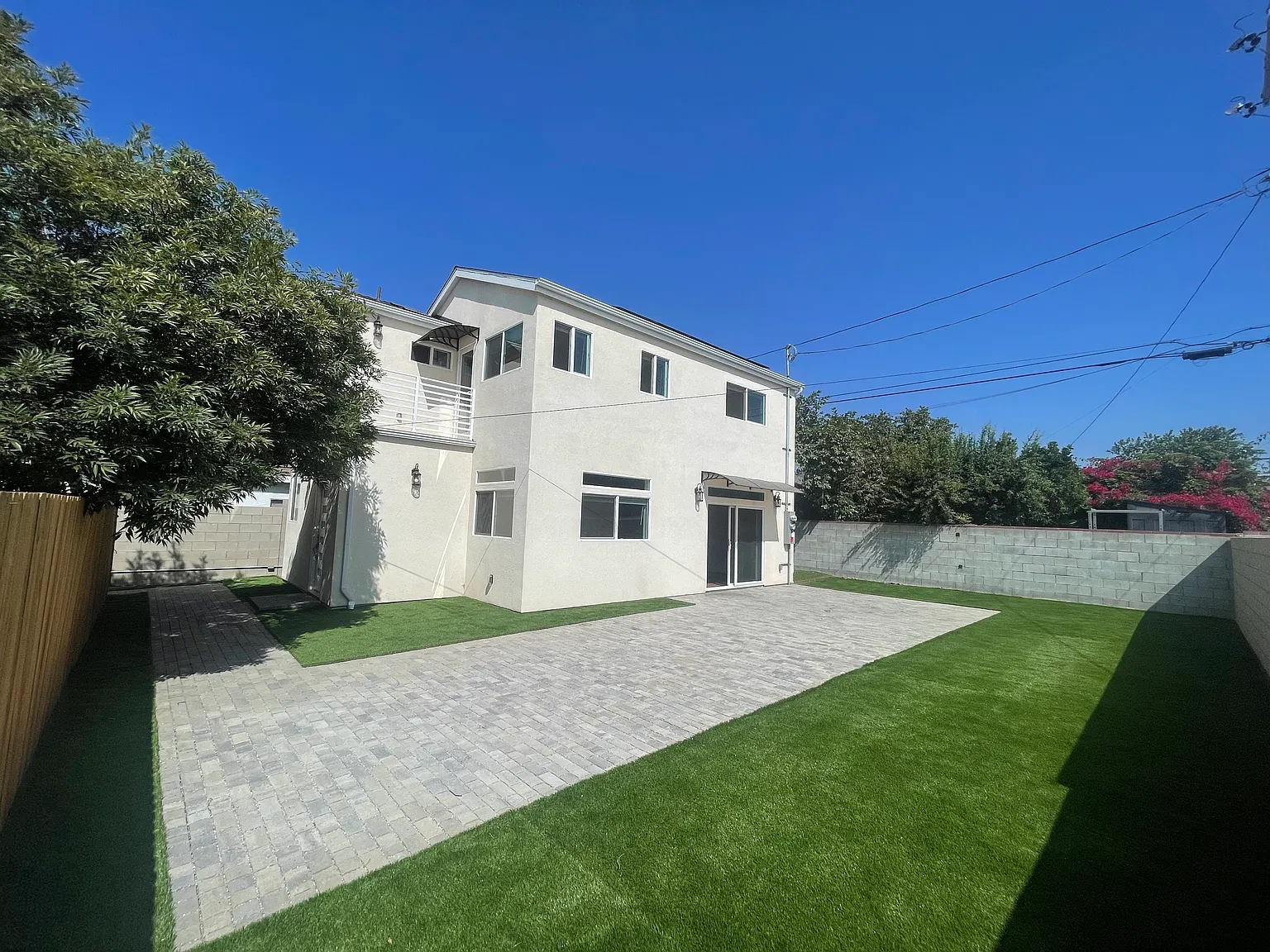 10819 Lull St — Photo 1