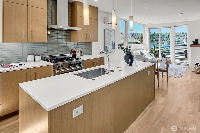 4th image of 2359 Yale Avenue E #A