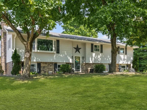 1372 Treasure Ln, White Heath, IL 61884