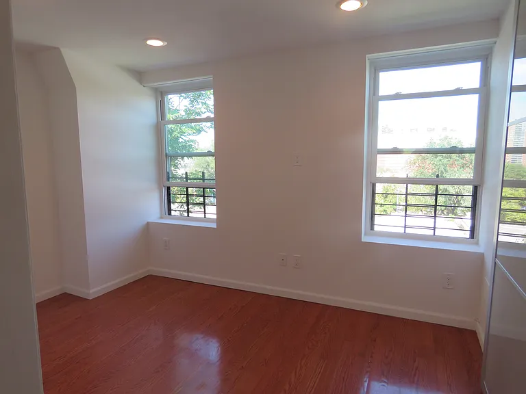 625 Walton Ave #3 — Photo 5