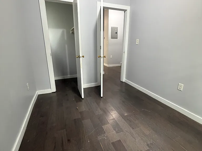 29 Bartholdi Ave #1A — Photo 10