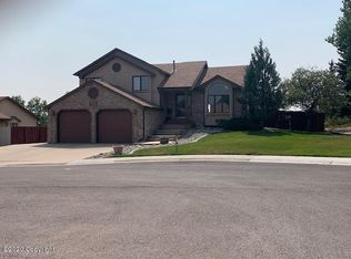 619 W 11th St, Gillette, WY 82716