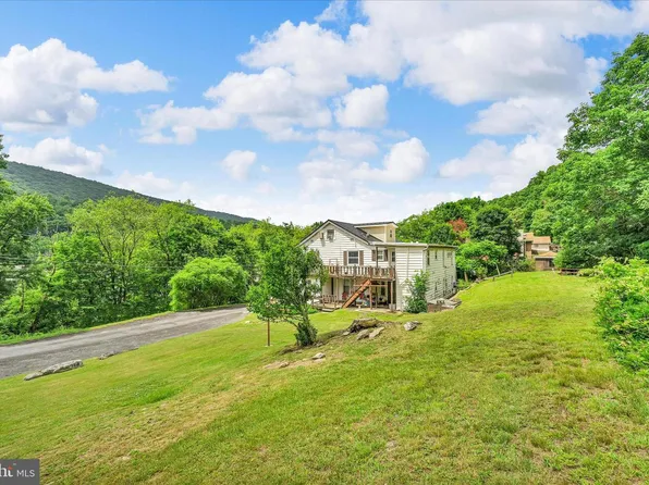 195 Johns Estate Rd, Coal Township, PA 17866