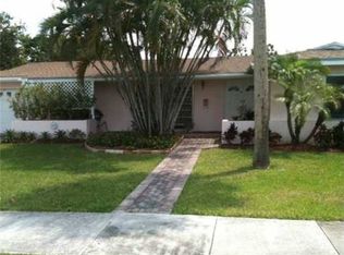 15841 SW 97th Ave, Miami, FL 33157