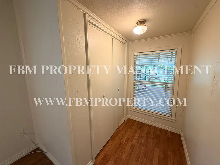 1526 E FM 813 — Photo 8