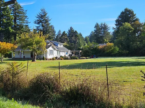 3725 Wonder Stump Rd, Crescent City, CA 95531