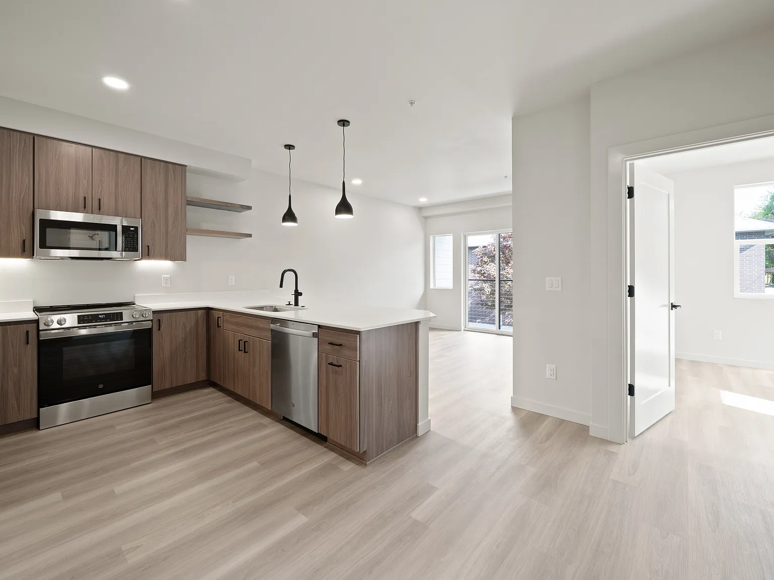 2 bed, 983 sqft, $2,550 — Photo 1