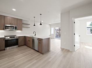 7044 SW Gonzaga St #303, Portland, OR 97223