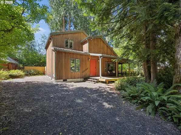65582 Timberline Dr E, Rhododendron, OR 97049