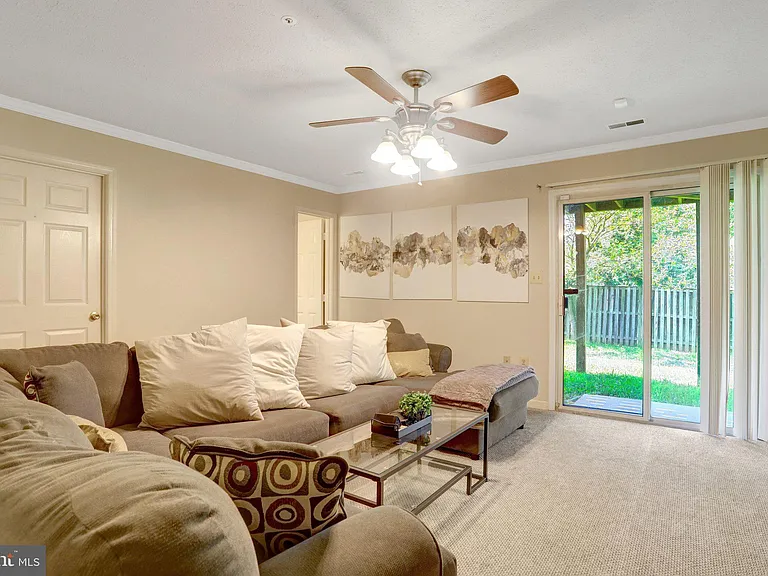 8819 Hardesty Dr — Photo 23