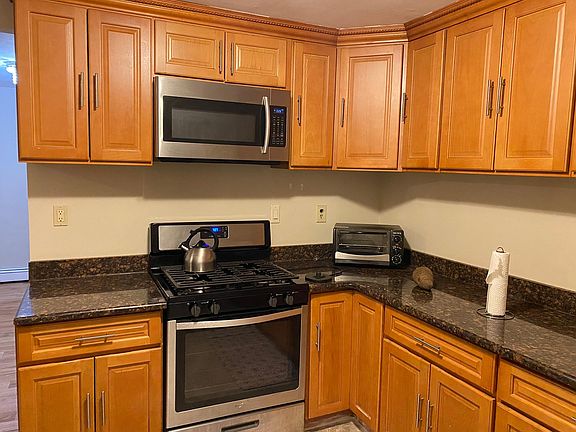 4th image of 9523 238th St Floor 2