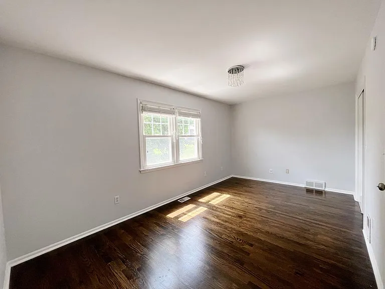 133 Seemans Ln #7 — Photo 13