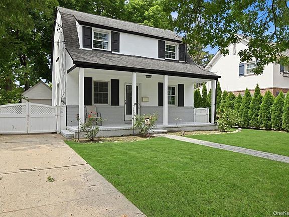2nd image of 415 Leonard Boulevard